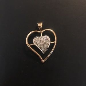 10kt solid yellow gold diamond heart pendant